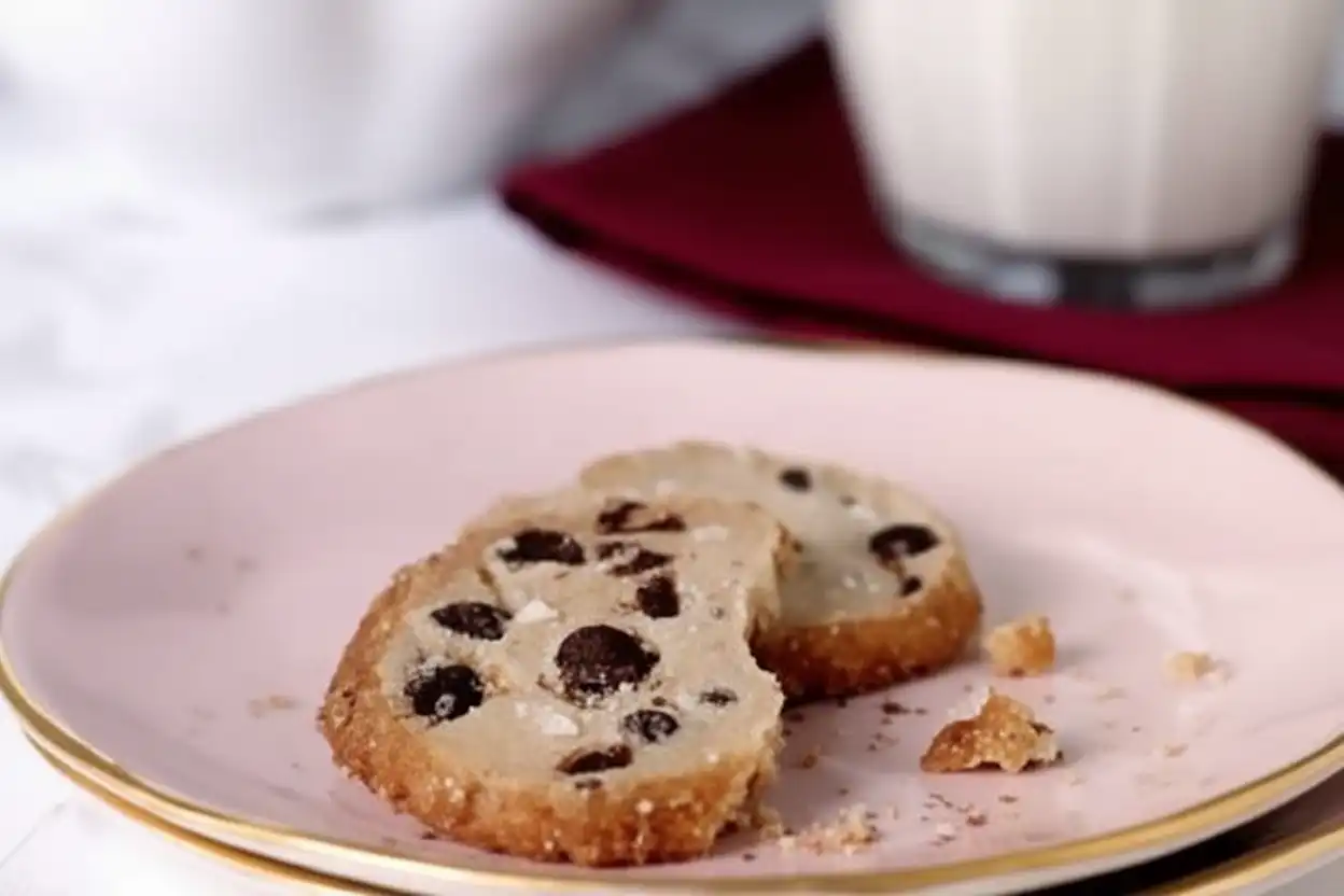 cocktail chip cookie, cocktail chip cookie cake, cocktail chip cookie cake walmart, cocktail-inspired cookies, chocolate chip cookie cocktail