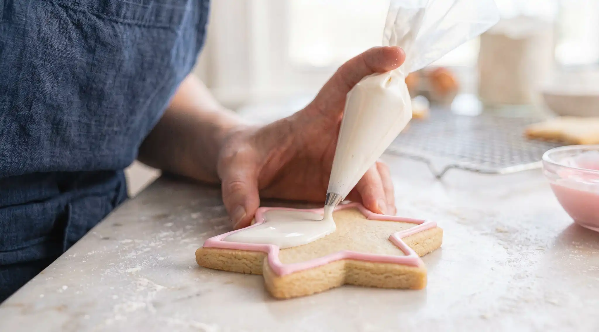 iced cookies,cookie decorating, iced sugar cookies,cookie icing tips